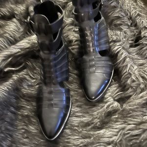 Black Leather Books size 10